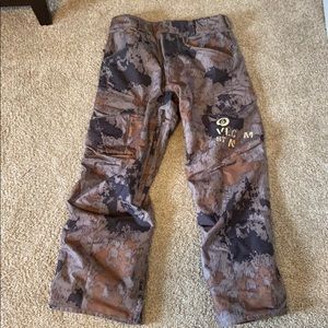 Volcom men’s snowboarding pants